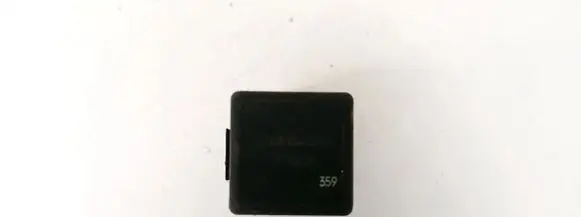 Volvo S40, V40 Other relay MB953381
