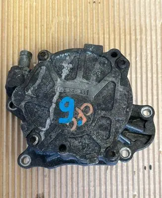 Volkswagen Transporter - Caravelle T5 Vacuum pump 03L145100F