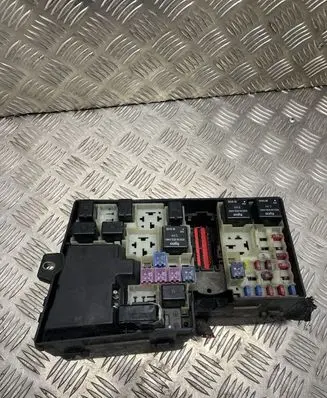 Mazda 3 I Fuse module 3M5T14A142AB