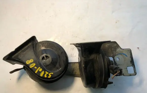BMW 5 E60 E61 Horn signal 0092018 E20092018
