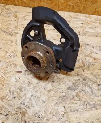 Renault Twingo III Front wheel hub