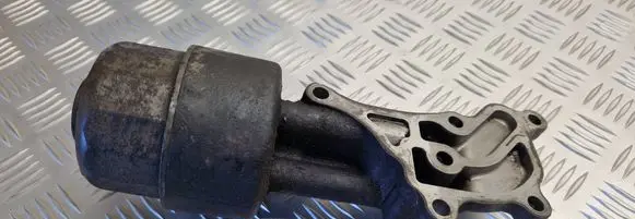 Nissan Almera N16 Oil filter mounting bracket