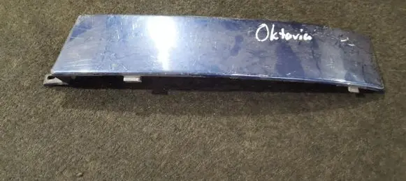 Skoda Octavia Mk1 (1U) Rear/tail light trim molding 1U6813308