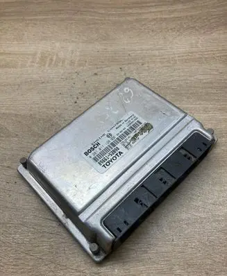 Toyota Yaris Engine control unit/module ECU 8966152890 0281011126