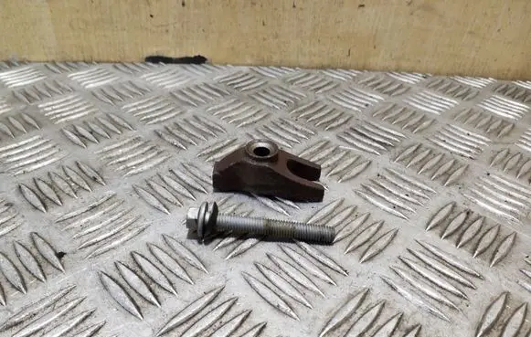 Jeep Grand Cherokee Fuel Injector clamp holder