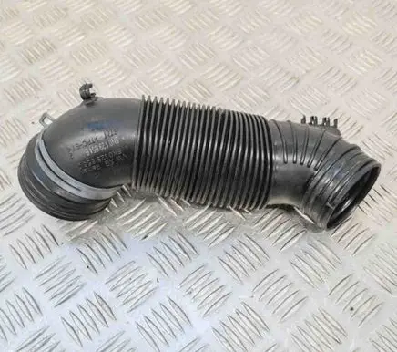 Audi Q3 8U Air intake hose/pipe
