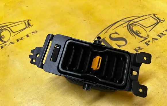 Ford Bronco Dashboard side air vent grill/cover trim M2DB-19C696-A M2DB19C696A