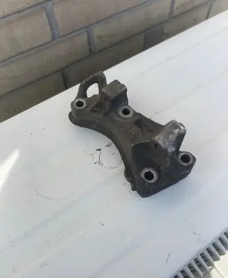 Peugeot 407 Engine mounting bracket 1807W9 9645382880