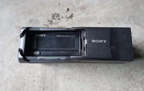 BMW 3 E90 E91 CD/DVD changer 811227