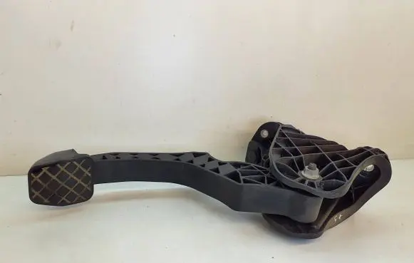 Volkswagen Golf Plus Clutch pedal 1K1721059CH