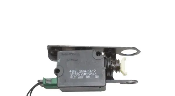Land Rover Discovery 3 - LR3 Tailgate boot lock/latch motor 40620482 7016049