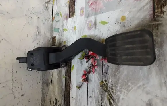 Citroen C4 I Accelerator throttle pedal R602800755120 9684378880