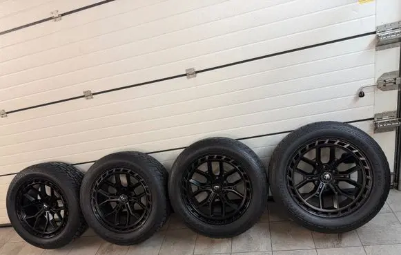 Ford Ranger R20 alloy rim 