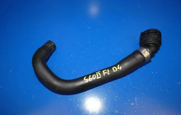 Volvo S60 Engine coolant pipe/hose 31368800