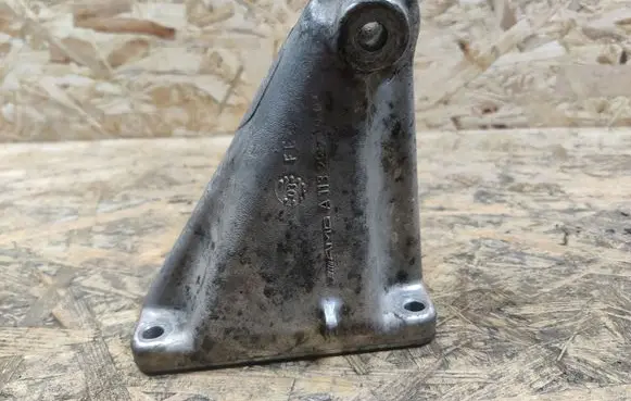 Mercedes-Benz E AMG W211 Engine mounting bracket A1132233004