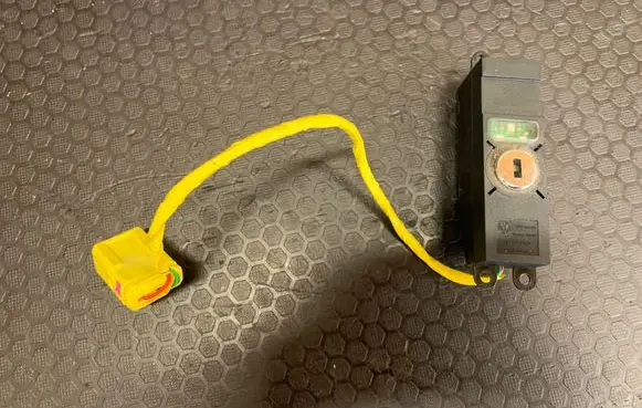 Passenger airbag on/off switch