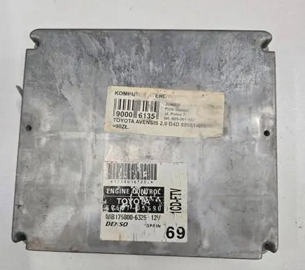 Toyota Avensis T250 Engine control unit/module 8966105690 1758006325 MB1758006325