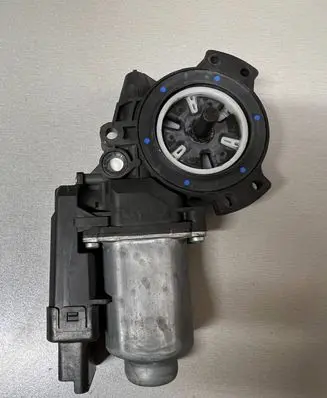 KIA Ceed Front door window regulator motor 402054D