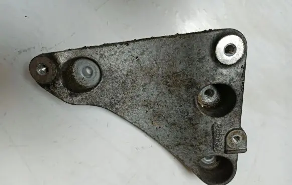 Maserati Ghibli A/C compressor mount bracket 286930