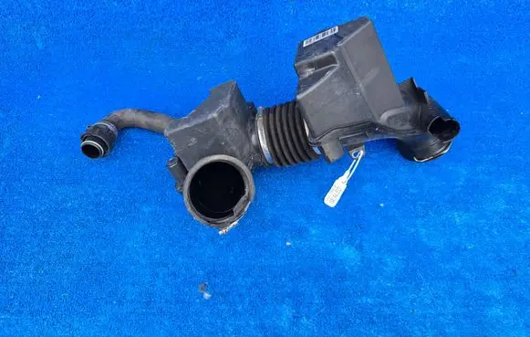 BMW 1 F20 F21 Air intake hose/pipe 8573994