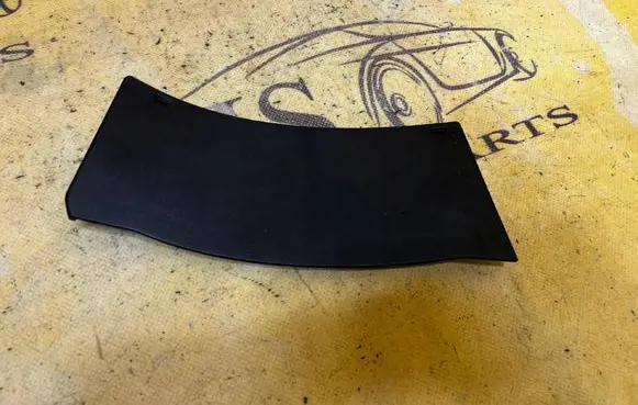 Porsche Cayenne (92A) Rear/tail light trim molding 7P5945255A