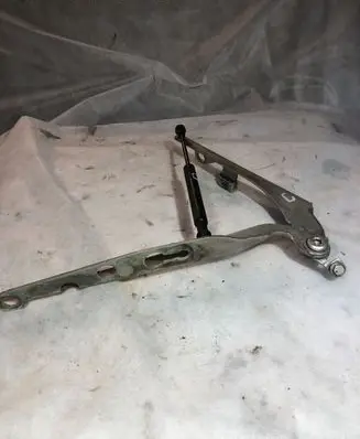 Volvo S60 Tailgate/trunk/boot hinge