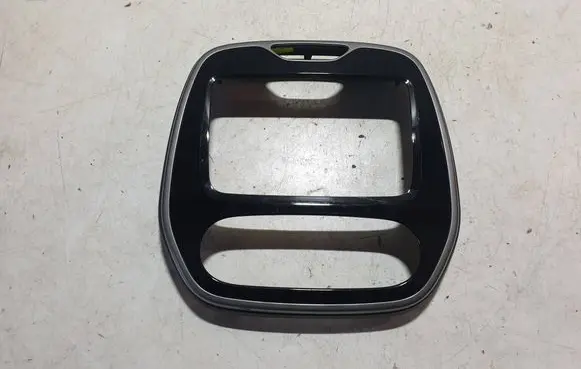 Renault Captur Radio/GPS head unit trim 682700795R 682707901R 682702540R