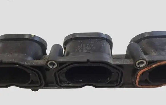 Audi Q5 SQ5 8R Intake manifold 06E133110