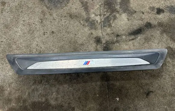 BMW 1 F20 F21 Front sill trim cover 0181689Z