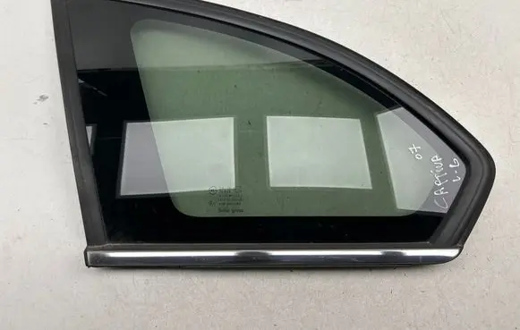 Chevrolet Captiva Rear side window 43R000083 DOT736AS2M33