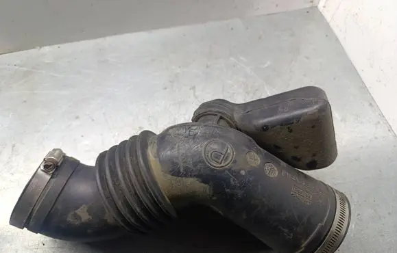 Subaru B9 Tribeca Air intake hose/pipe