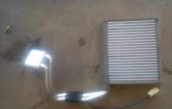Nissan Leaf I (ZE0) Heater blower radiator