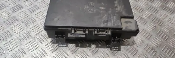 Jeep Grand Cherokee Fuse module P68253443AB