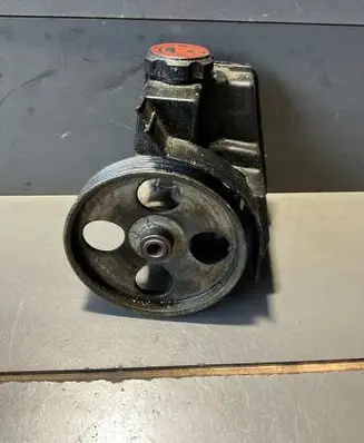 Peugeot 206 Power steering pump 9636868880