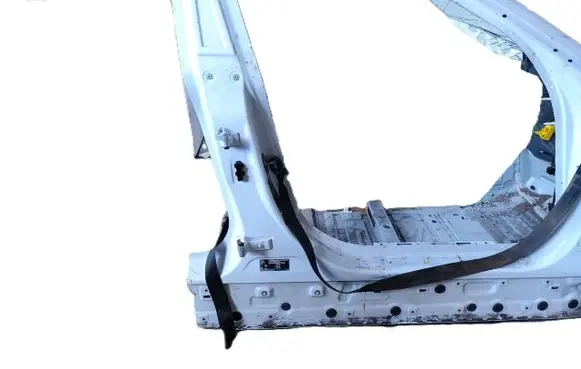 BMW i4 Pillar (middle) 
