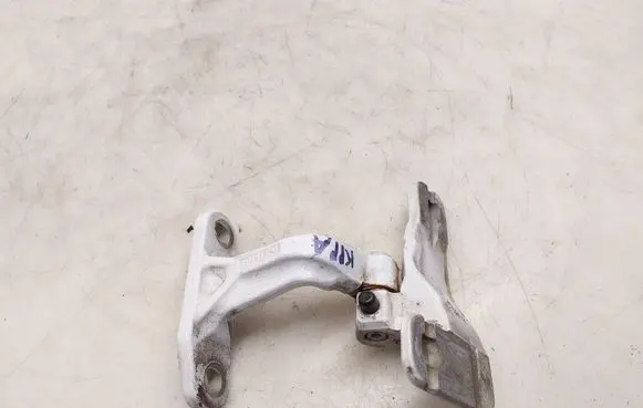 Mercedes-Benz Sprinter W907 W910 Front door lower hinge H910C1