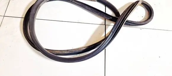 Audi A4 S4 B5 8D Rubber seal rear door 