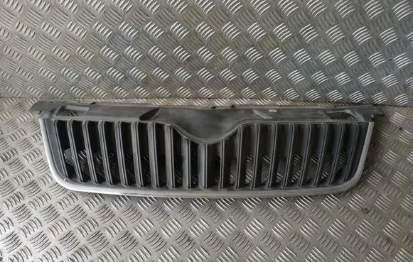 Skoda Fabia Mk2 (5J) Front bumper upper radiator grill 5J0853668C