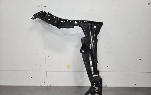 Rear bumper mounting bracket