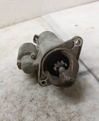 Opel Astra H Starter motor 55556092