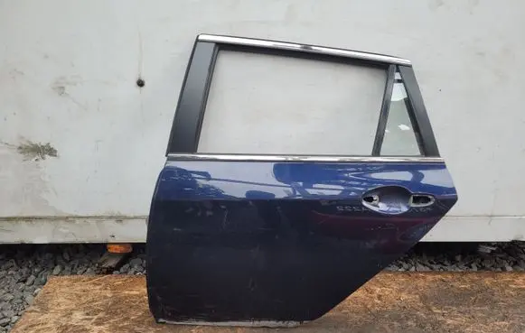 Mazda 6 Rear door