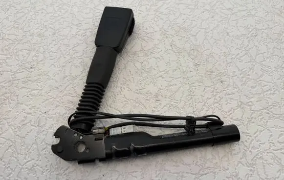 BMW 2 F22 F23 Front seatbelt buckle 34110144D BAMPT11177 000111200759
