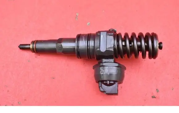 Skoda Octavia Mk2 (1Z) Fuel injector 0414720215