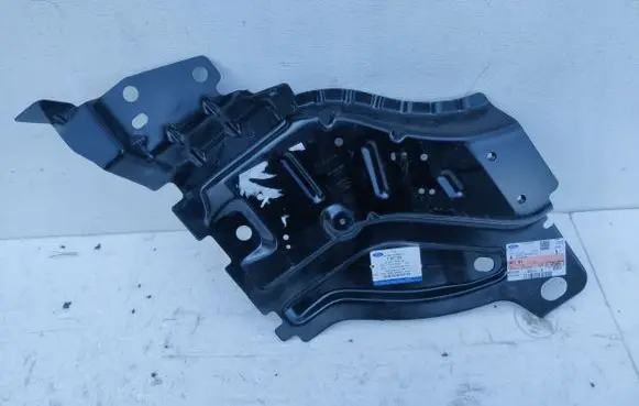 Peugeot 108 Fender mounting bracket Kk3116e105aa