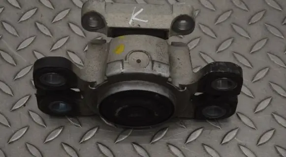 Volvo S80 Engine mount bracket