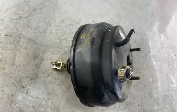 Mitsubishi Pajero Sport I Brake booster 86203401