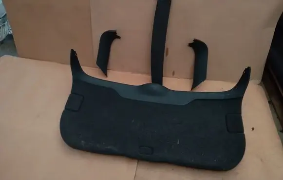 Toyota Avensis T270 Tailgate trim