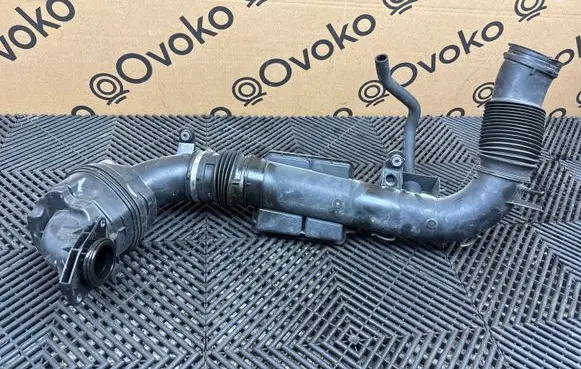 Volvo XC60 Turbo air intake inlet pipe/hose 32222072