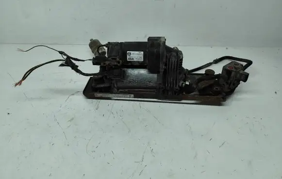 BMW 5 E60 E61 Air suspension compressor/pump 6789937 14178311 K0403806