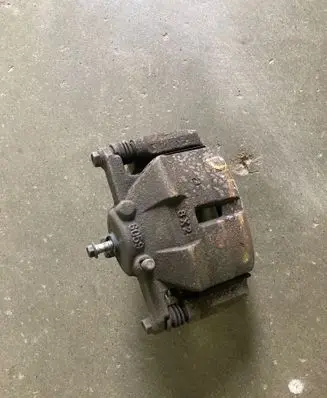 Front brake caliper